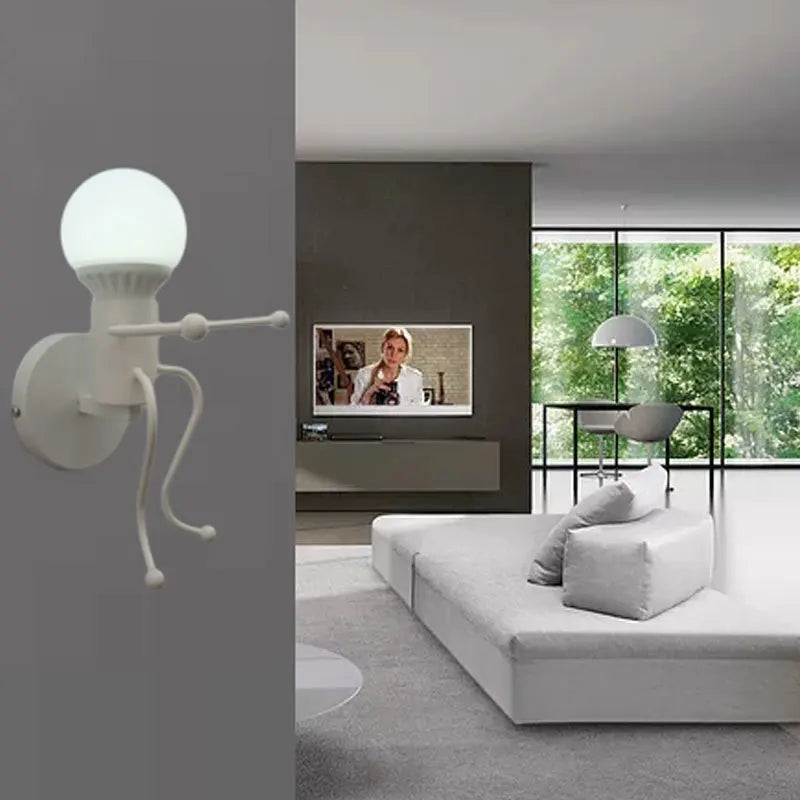 Applique murale rétro américaine Nodic – lampe murale créative en fer et métal de petite taille, avec design simple de robot cartoon, décoration artistique pour chambre et lumière plongeante.